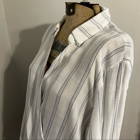 She & Sky White Blue Striped Faux Wrap V-neck Bow Tie 3/4 Sleeve Cuff Cotton Top - Picture 3 of 12